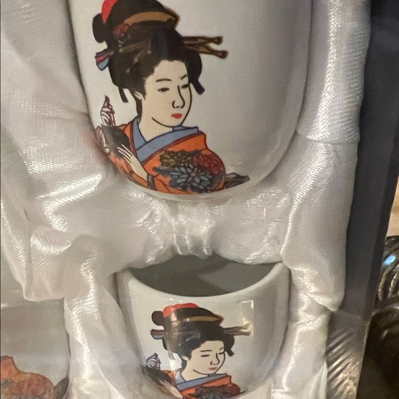 #1199=Elegant Geisha Tea Set - White and Red - Picture 4 of 6